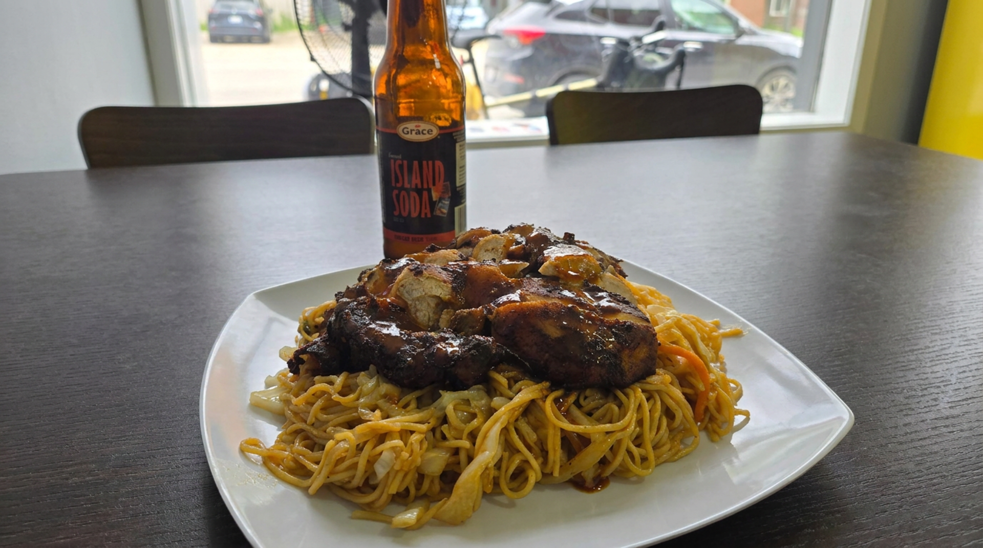 Jerk chicken chow mein
